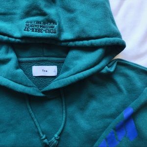 Aritzia TNA cropped hoodie